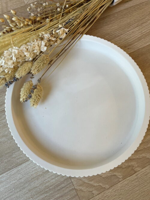 Dekoteller im Rillendesign